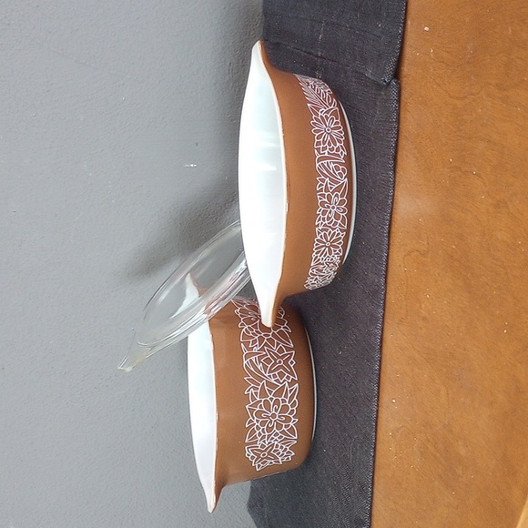 Pyrex Woodland Small Casseroles - Set of 2 with single lid - Vintage - Picture 1 of 8